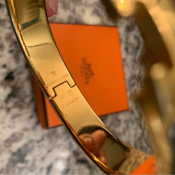 Authentic Used Hermes Clic Bracelete. - Picture 2 of 4